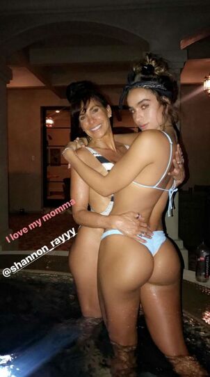Sommer Ray super-hot The..