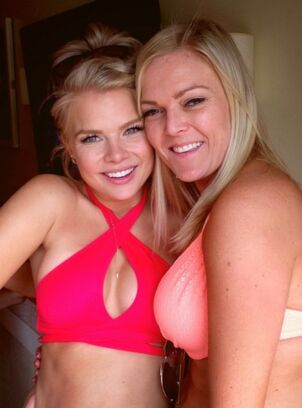 Kelli Goss naked pictures page - 1