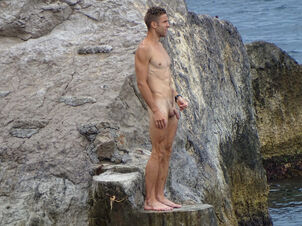 Spy Webcam Dude: Naked beach