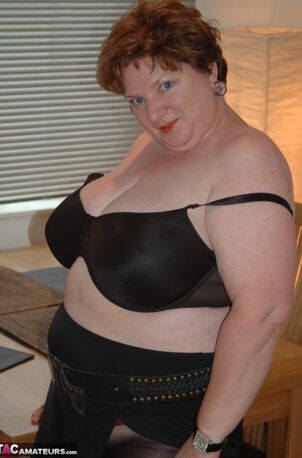 Sandy-haired fatty Chris 44g bares